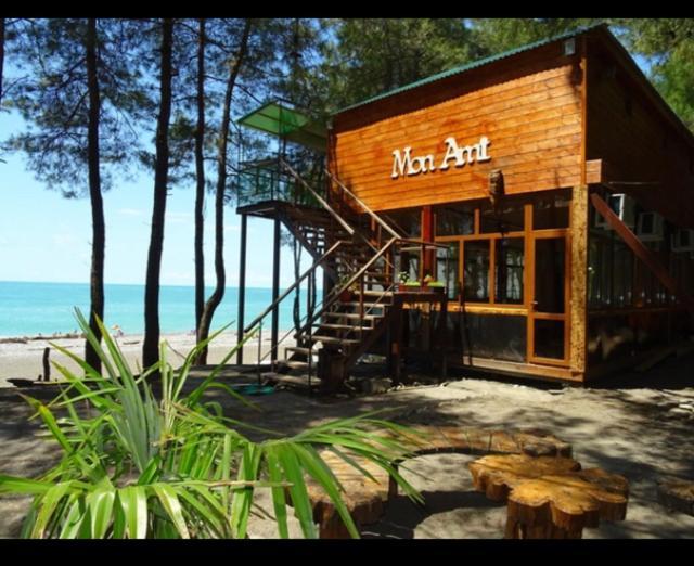 Mon Ami Hotel 2 Pitsunda Exterior foto